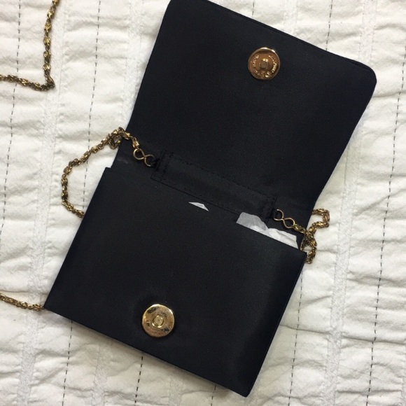 AMANDA SMITH | Vintage Chain Crossbody Purse - Picture 2 of 6